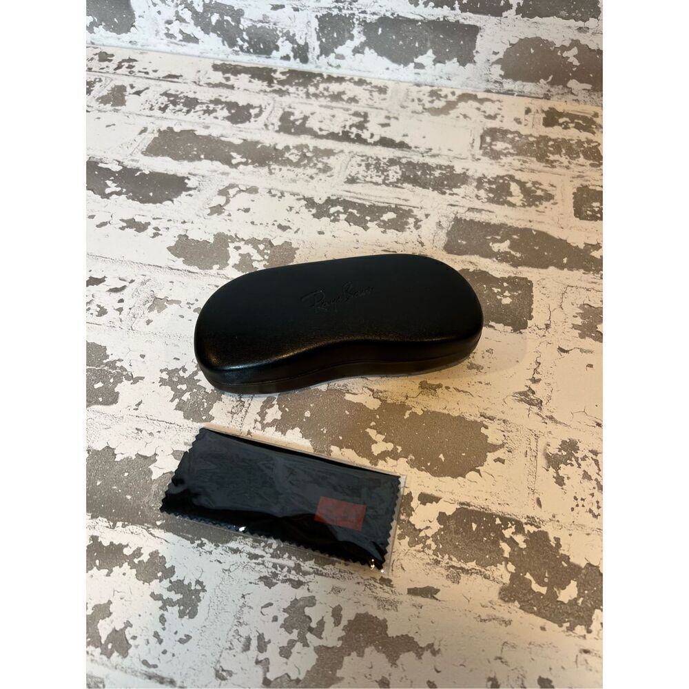 Ray ban sunglasses case with micro fiber cloth - Picture 2 of 2